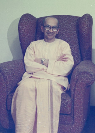 Swami Paratparananda